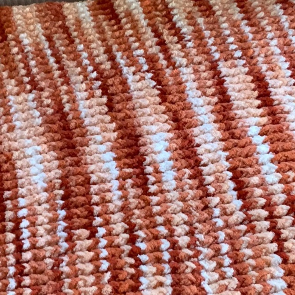 Loom knit handmade oranges whites blanket throw. 60 x 40. - Picture 3 of 4